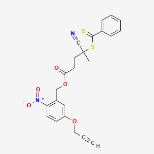 Chemical structure of 2-Nitro-5-(prop-2-yn-1-yloxy)benzyl 4-cyano-4-((phenylcarbonothioyl)thio)pentanoate