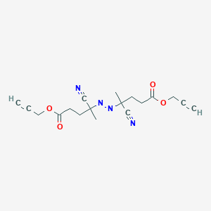 Chemical structure of Di(prop-2-yn-1-yl) 4,4'-(diazene-1,2-diyl)bis(4-cyanopentanoate)