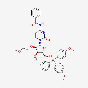 Chemical structure of N-(1-((2R,3R,4R,5R)-5-((bis(4-Methoxyphenyl)(phenyl)methoxy)methyl)-4-hydroxy-3-(2-methoxyethoxy)tetrahydrofuran-2-yl)-2-oxo-1,2-dihydropyrimidin-4-yl)benzamide