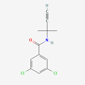 Chemical structure of 4-(2,6-dichlorophenyl)tetrahydro-2H-pyran-4-carbonitrile