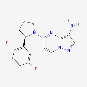 Chemical structure of (R)-5-(2-(2,5-Difluorophenyl)pyrrolidin-1-yl)pyrazolo[1,5-a]pyrimidin-3-amine